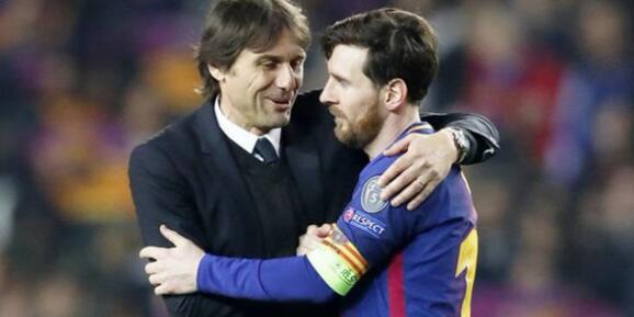 聊啥呢？孔蒂与梅西赛后勾肩搭背相聊甚欢