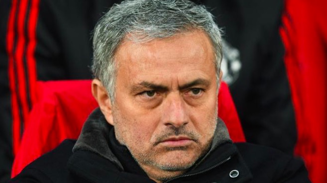 泰晤士报：几位曼联球员在被淘汰后落泪，穆帅称责任在自己