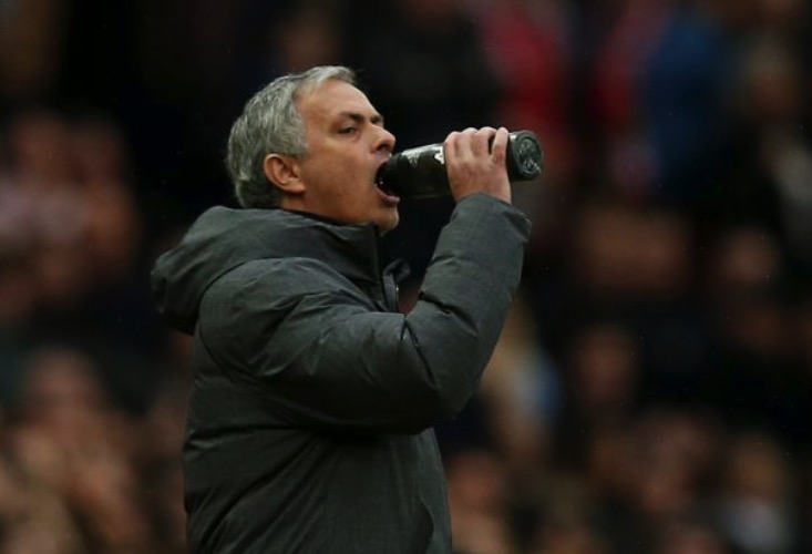 谢林汉姆：曼联赢球这么踢没事，输给弱队还这么踢就不行