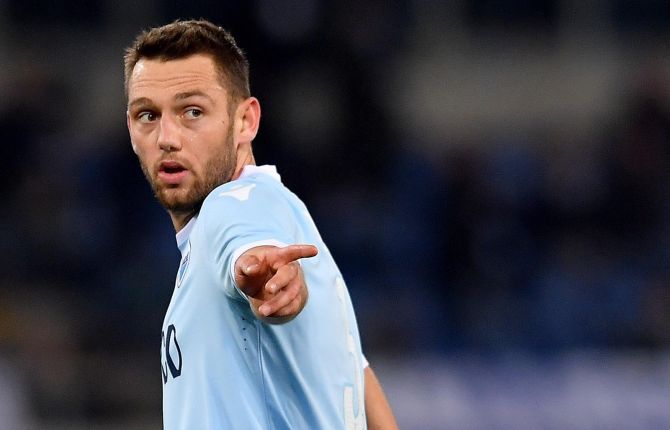 国米将和德弗里签约至2023，年薪380万欧