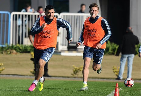 阿圭罗：如果我是比格利亚，我会在球员通道等戈麦斯