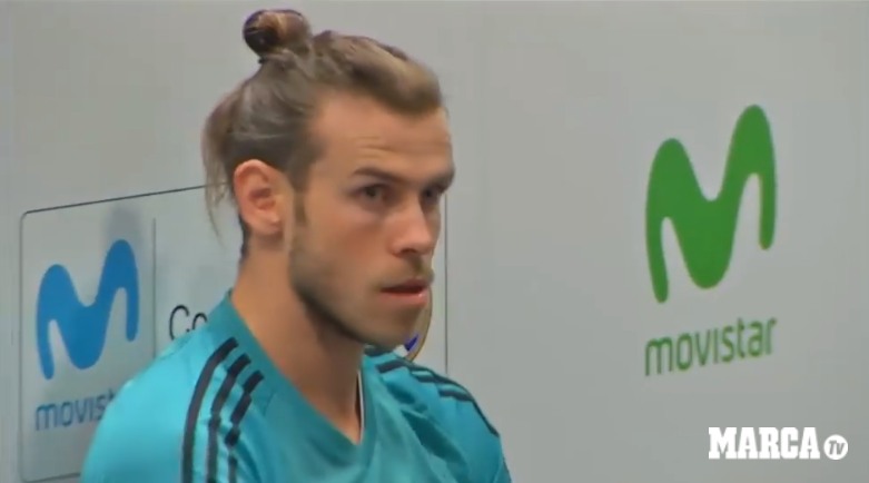 咋地啦？贝尔签名会现场神色凝重全程沉默，与队友们反差明显