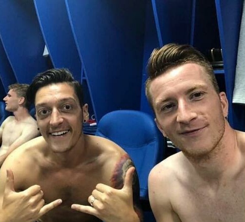 罗伊斯：和厄齐尔的合影是我拍的，他依然很重要