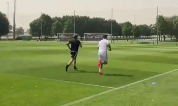 不惧四十度高温，卢克-肖提前一周参加曼联训练营