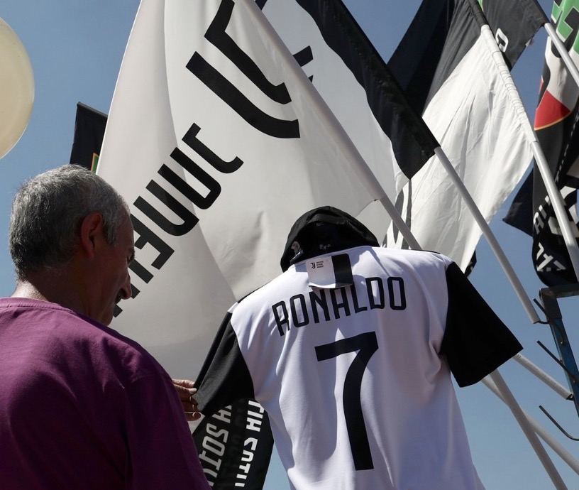 C罗加盟尤文列足坛转会费排行榜第7，总转会费仅次于内马尔