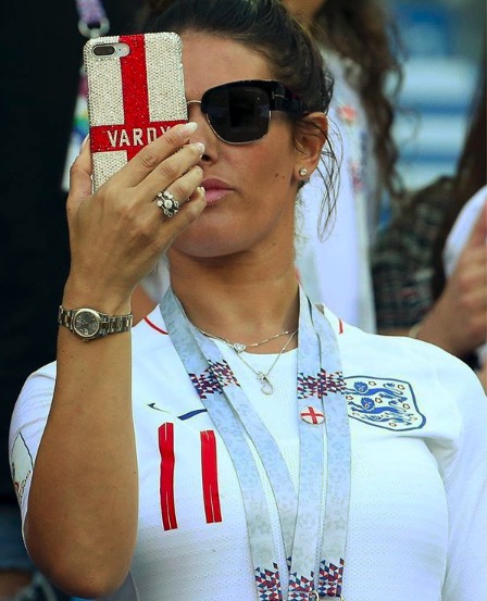 英格兰太太团被嘲讽长得丑，瓦尔迪妻子回击