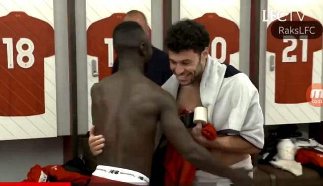 利物浦新援凯塔在安菲尔德偶遇养伤中的张伯伦