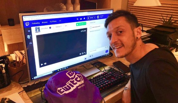 主播厄明星实锤？厄齐尔在Twitch平台开播堡垒之夜