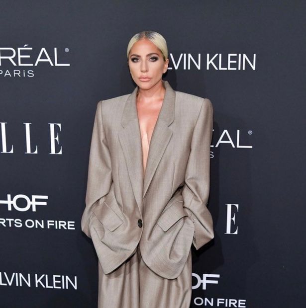 克劳奇调侃Lady Gaga :你的衣服像是我借给你的